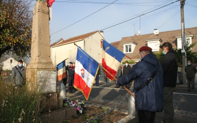 Hommage au Monument aux Morts, Grande Rue au village