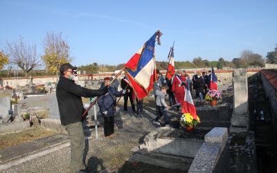 Hommage sur la tombe de chaque soldat mort pour la France